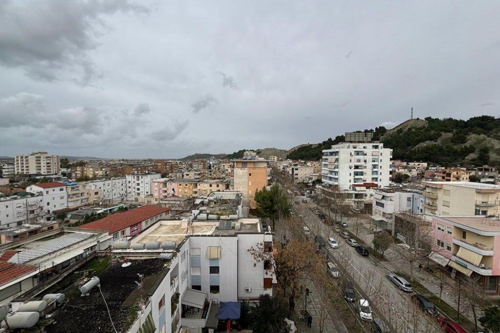🏡 Apartment 3+1+2 for Sale – Rruga e Re, Vlorë