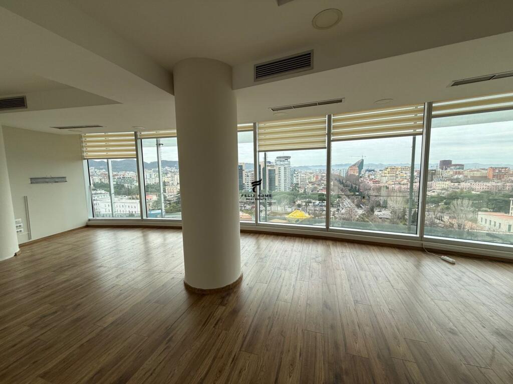 OFFICE FOR RENT 139 M2 ETC 4,170 EURO