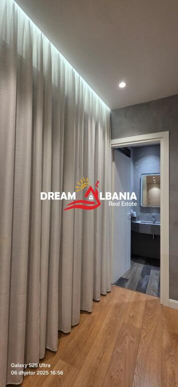 Duplex e 2 posti auto in affitto in via Barrikadave vicino al Centro a Tirana (ID 42211370)