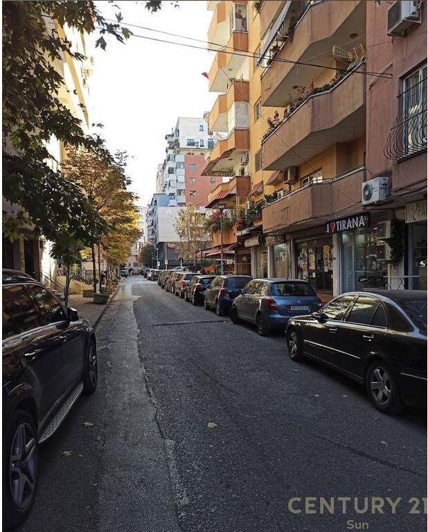 Commercial unit for sale, ground floor in the area of the former Blloku, behind LSI !