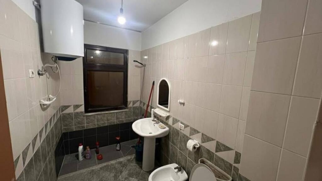 SHITET APARTAMENT 1+1 – ASTIR, PRANË RRETHIT