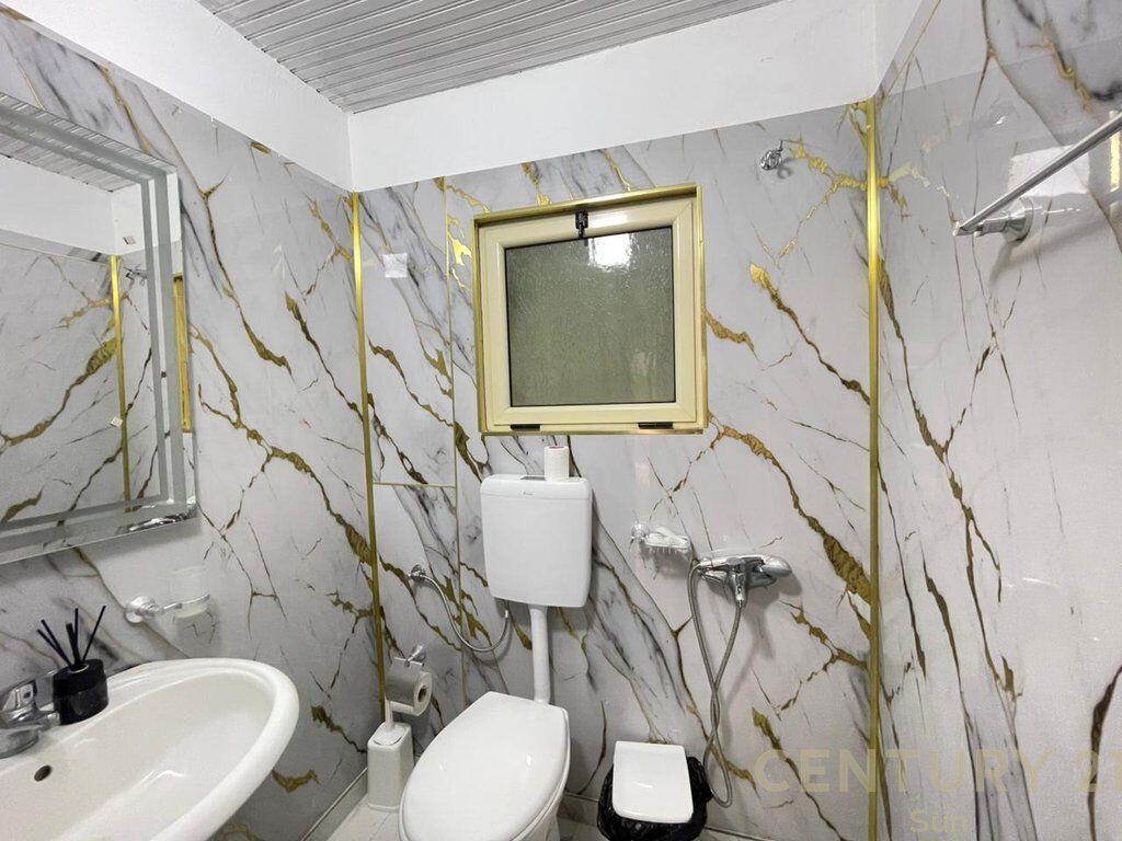 Hotel in Affitto a Valona – Vicino al Mare