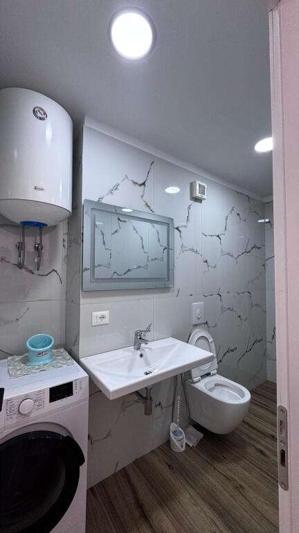 Apartament 2+1, Don Bosko!
