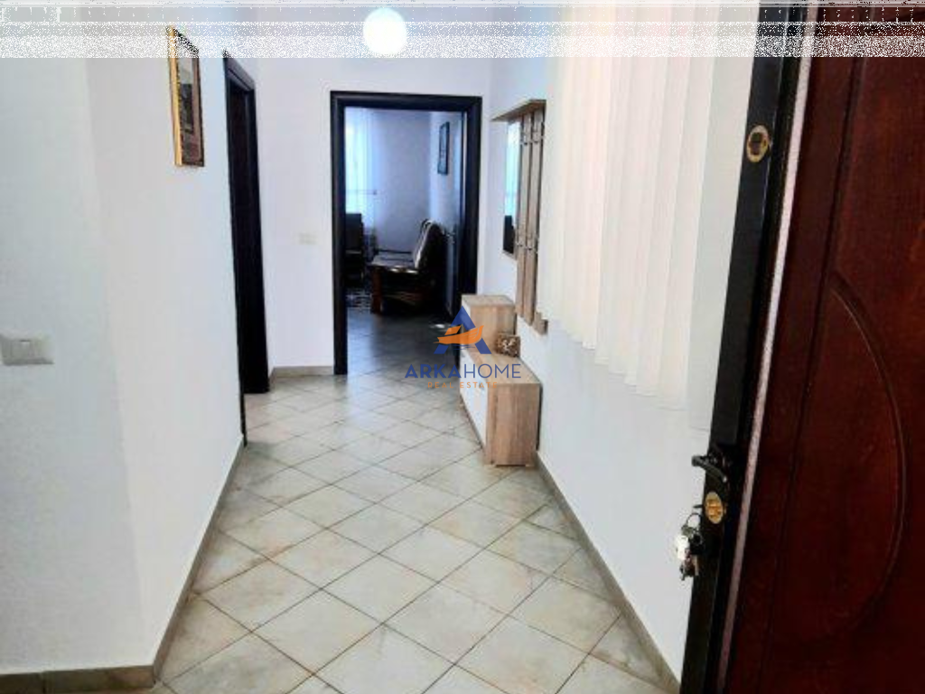 AFFITTASI APPARTAMENTO 2+1+BALCONE "VIALE ZOGU I PARE" 500 EURO