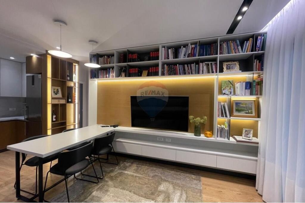 Jepet per Qira apartament 2+1 te Liqeni i Thate!