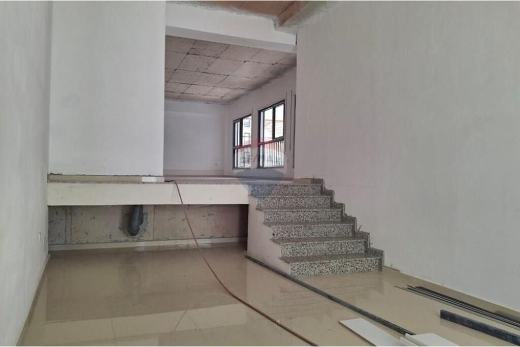 Dyqan - Për Shitje - Rruga Qemal Stafa, Tiranë(ID: 530181096-204)