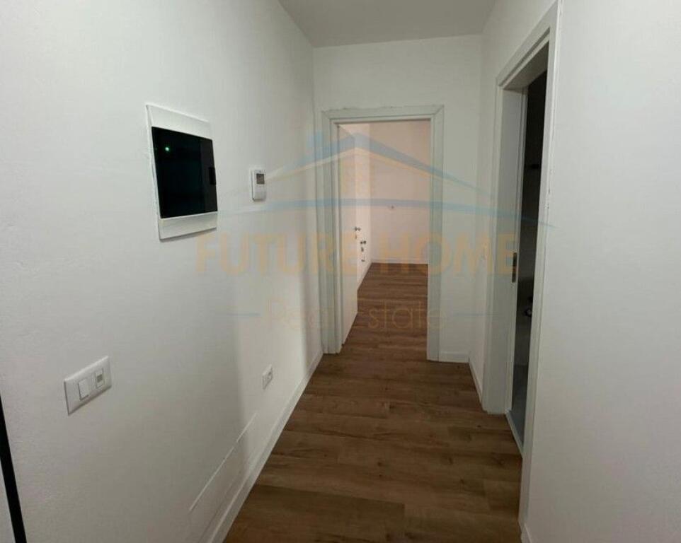 Qera , Apartament 2+1+2 , Komuna e Parisit , Tirane.