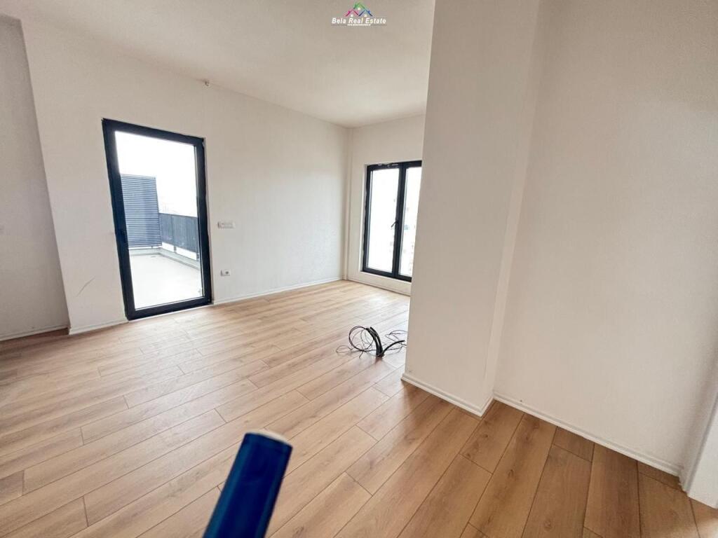 Ufficio in Affitto in Via Barrikadave (ID BZ2787) Tirana