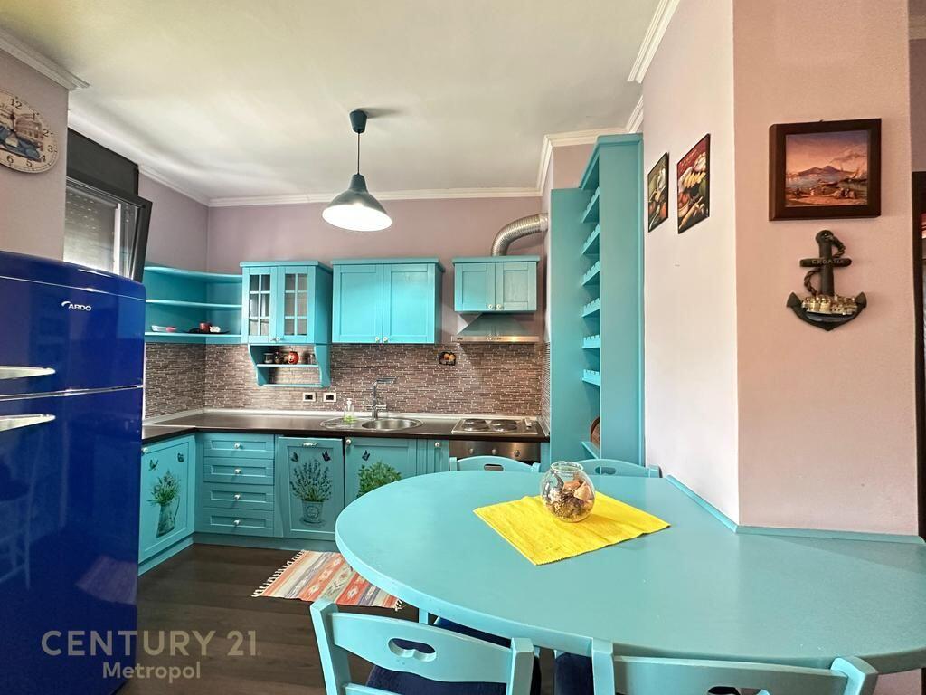 Selling 2+1 apartment with wardrobe-Yzberish!