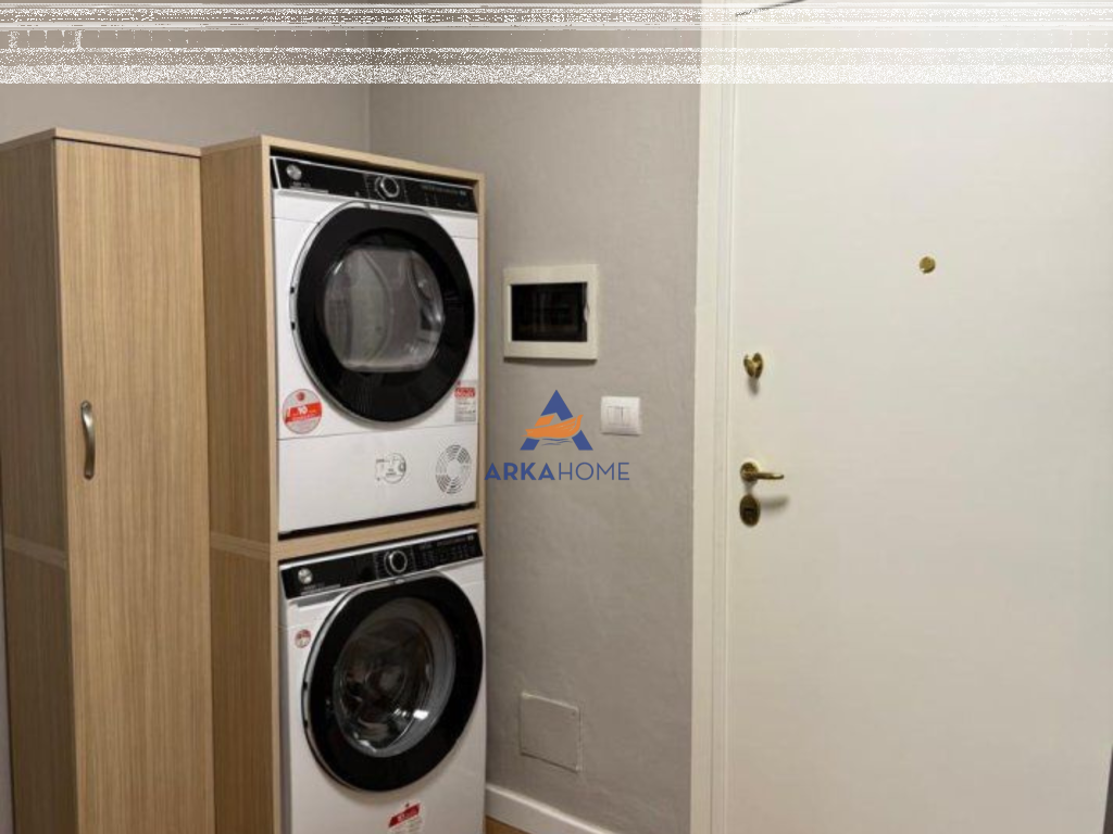JEPET APARTAMENT ME QERA 2+1+BALLKON "PRANE ALB MARKET,JORDAN MISJA" 650 EURO