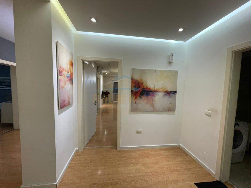 Qera, Apartament 2+1+2, Kristal Center, Komuna e Parisit, Tirane