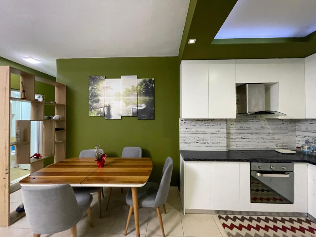 Apartment 2+1, Ali Dem!