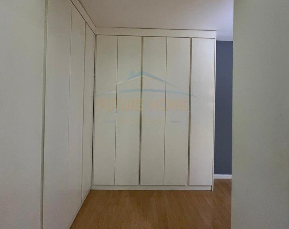 Qera, Apartament 2+1+2, Kristal Center, Komuna e Parisit, Tirane
