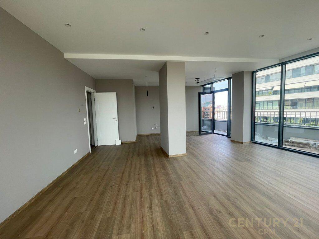 Spazio ufficio in affitto a Lake View, Kosovareve Street