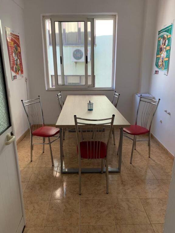 Ufficio in affitto all'incrocio del 21 dicembre