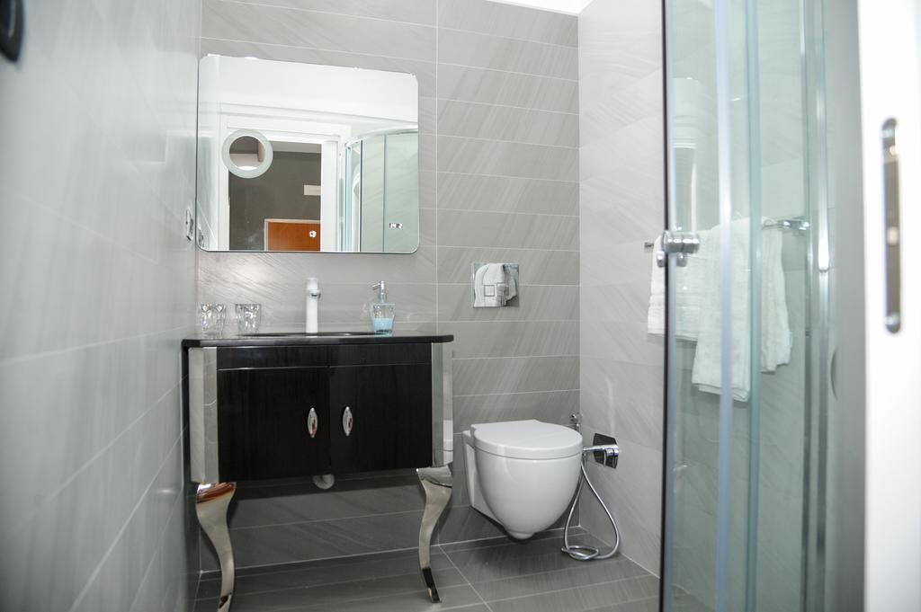 🏡 Apartment 2+1+2 for rent in Bllok – Tirana