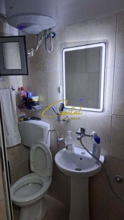 GARSONIERE ME QIRA 25 M2 21 DHJETORI 35.000 LEKE