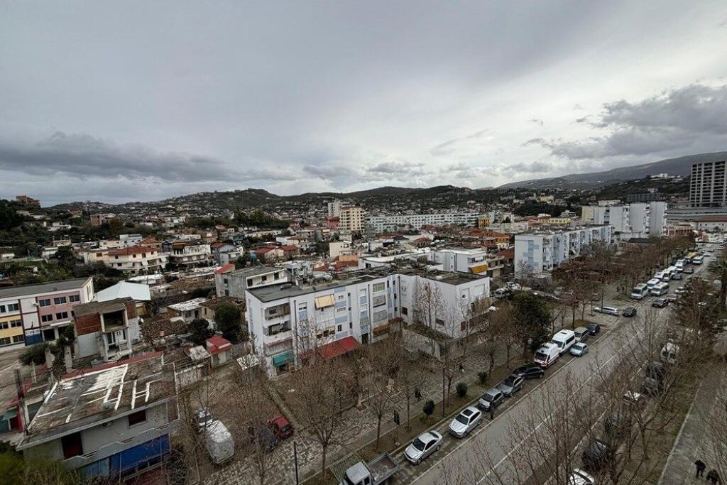 🏡 Apartment 3+1+2 for Sale – Rruga e Re, Vlorë