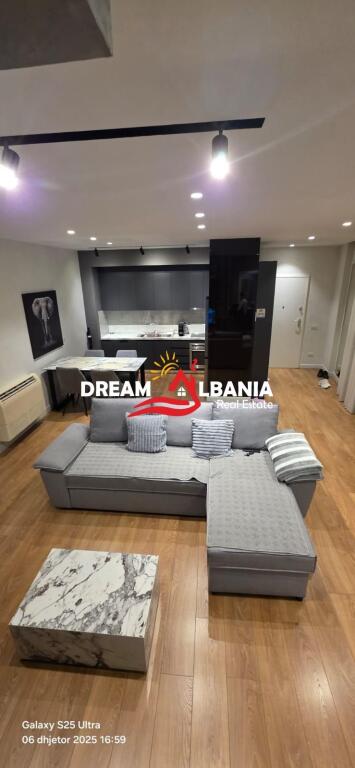 Duplex e 2 posti auto in affitto in via Barrikadave vicino al Centro a Tirana (ID 42211370)