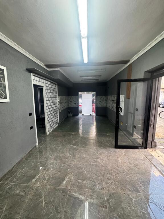 Business premises for rent near the Crossroad at 21 Dhjetori