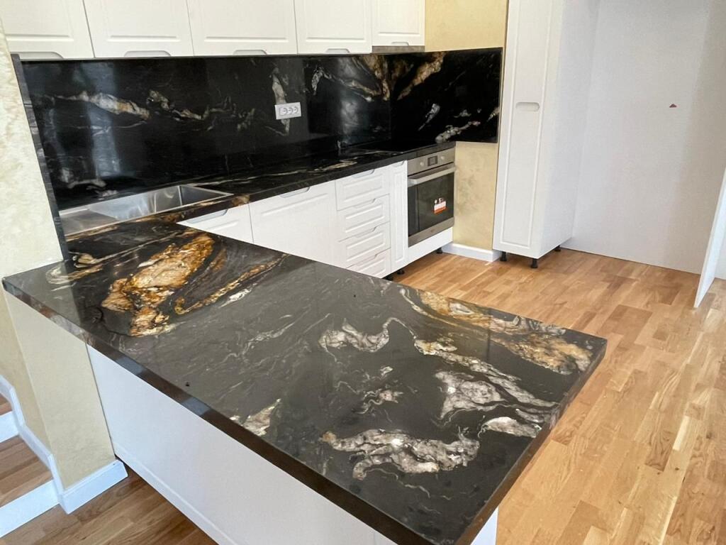VENDESI SUPER VILLA SU DUE PIANI GOLFO DI LALZI 450.000 EURO