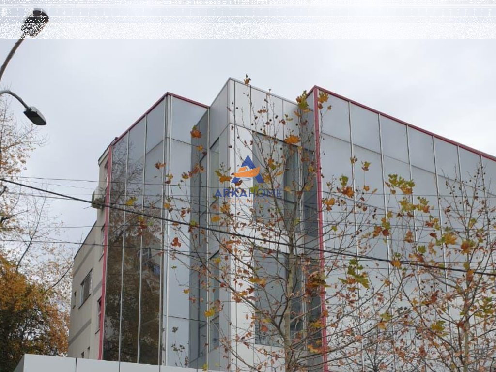 VENDESI IN VENDITA 1200M2 "SHKOZË" 3.000.000 EURO