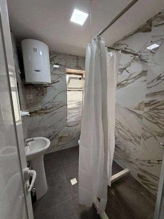 APARTMENT 1+1 FOR RENT, AT BARDHYL STREET, TIRANA! 550 € /Month