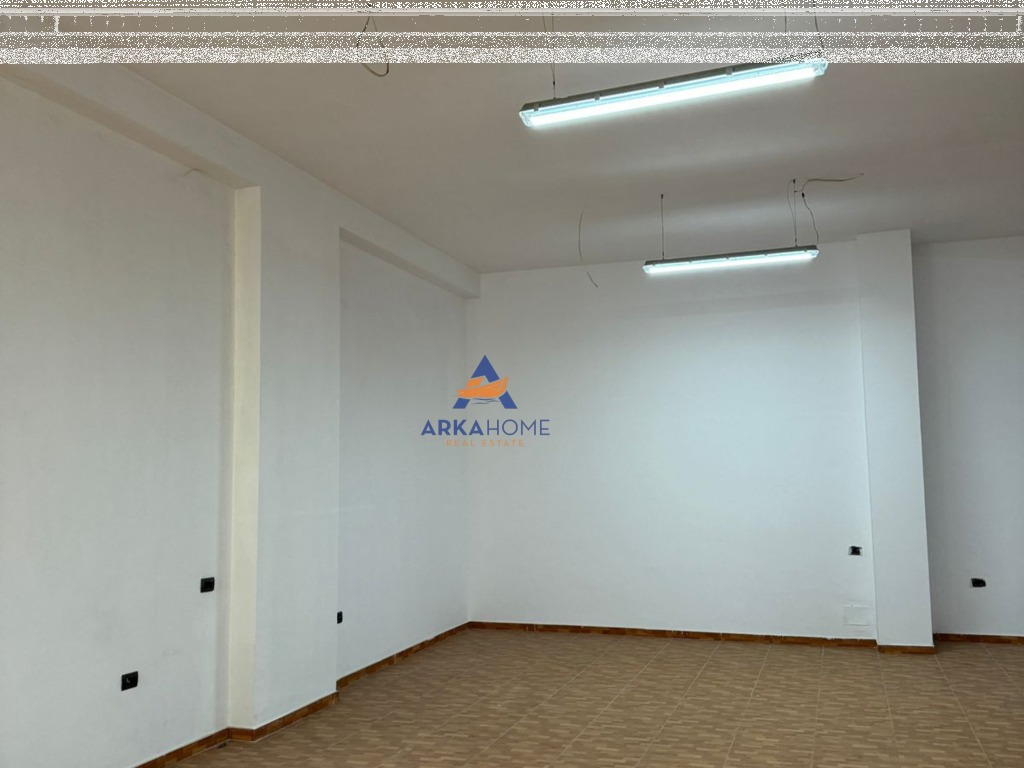 LOCALE COMMERCIALE IN AFFITTO 115M2 "IN VIA DIBRA" 100.000 LEKE