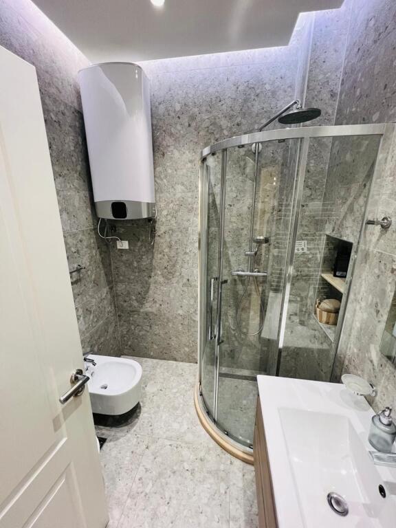 Apartament 1+1 me qira tek Kika 2 (Komuna e Parisit)