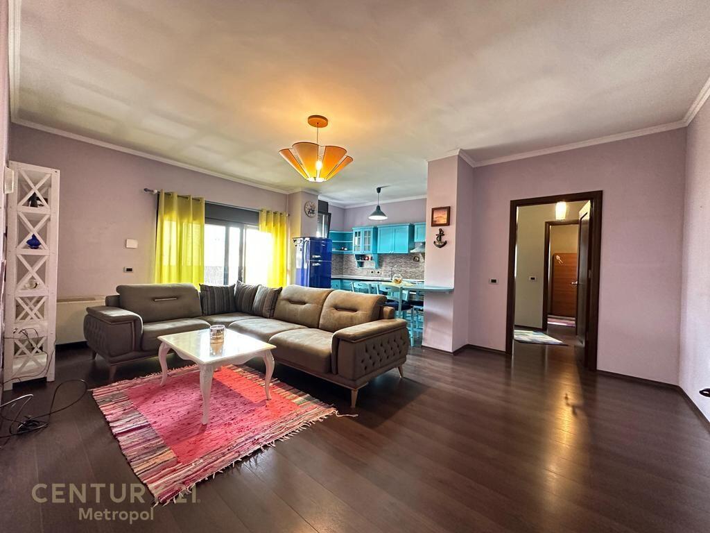 Selling 2+1 apartment with wardrobe-Yzberish!