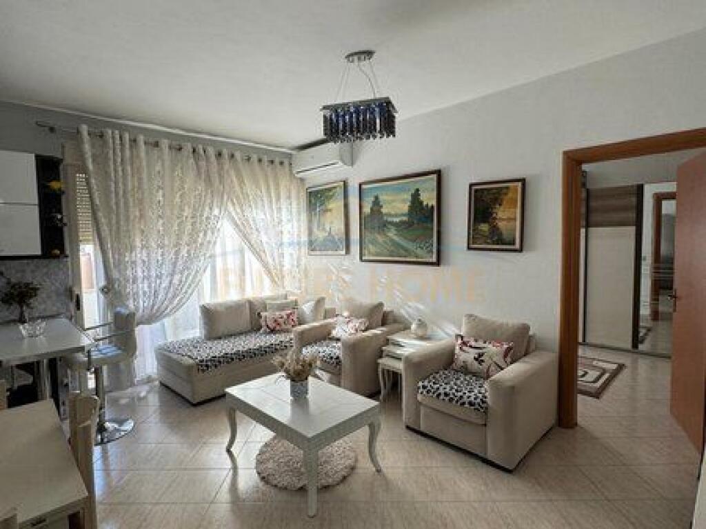 Shitet, Apartament 1+1, Rruga Muhamed Deliu,Fresk
