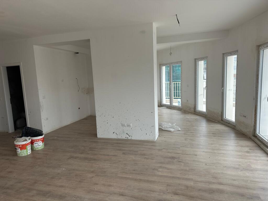 Apartment for Rent in Zogu i Zi for Office