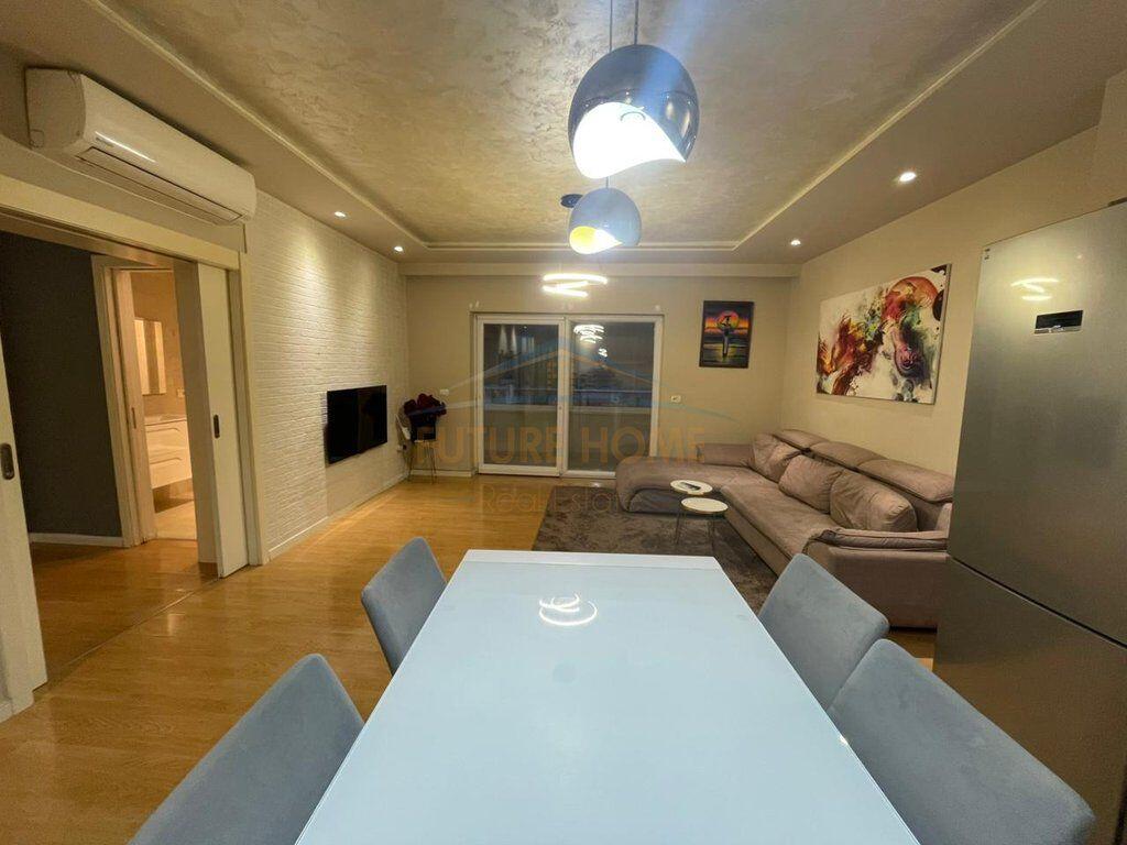 Qera, Apartament 2+1+2, Kristal Center, Komuna e Parisit, Tirane