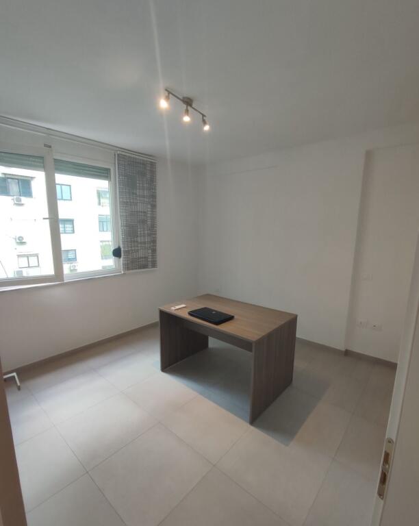 Affittasi Appartamento 2+1, via Nikolla Jorga Myslym Shyr vicino al Tribunale 600 Euro