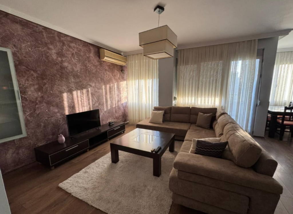 🏠 Jepet me qira apartament 2+1+2 – Rruga e Dibrës  
