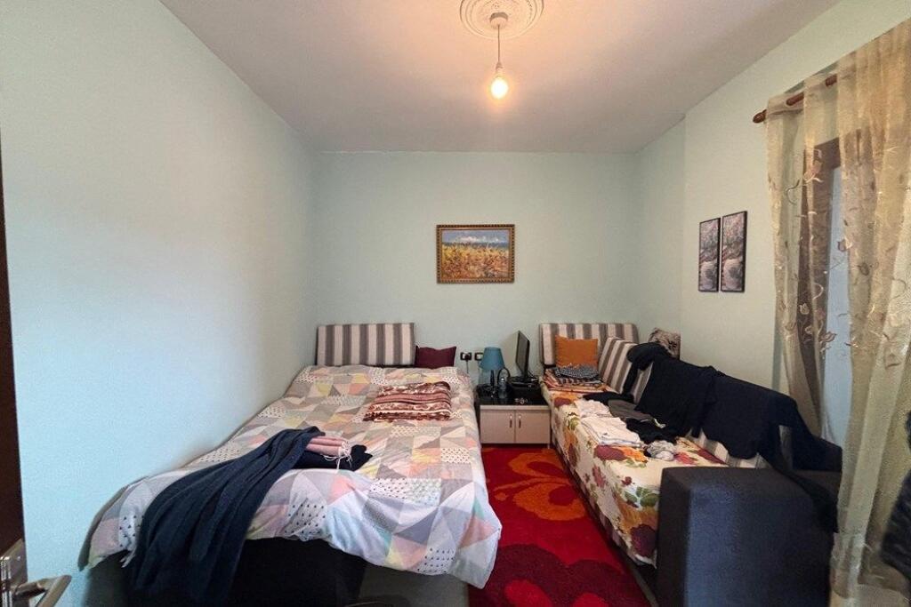 🏡 Apartment 3+1+2 for Sale – Rruga e Re, Vlorë