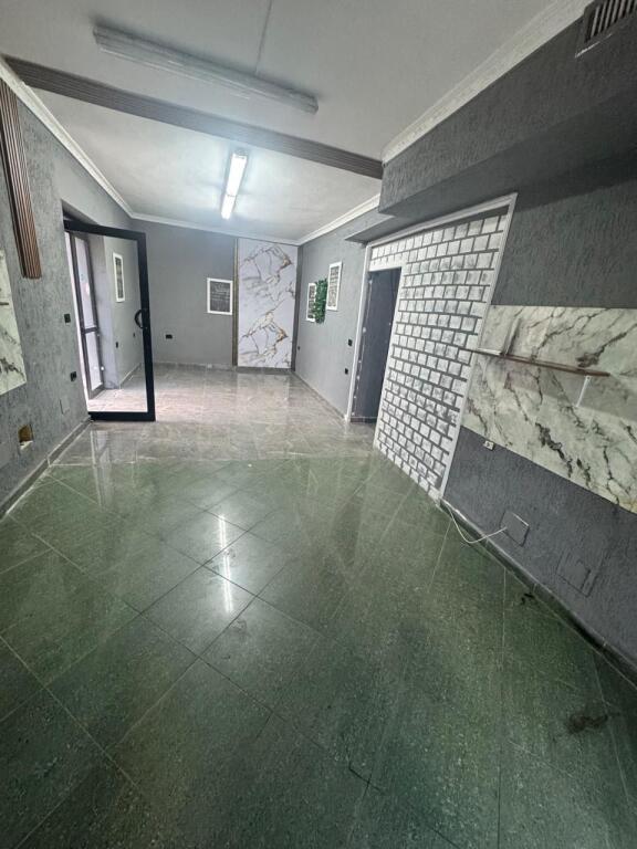 Business premises for rent near the Crossroad at 21 Dhjetori