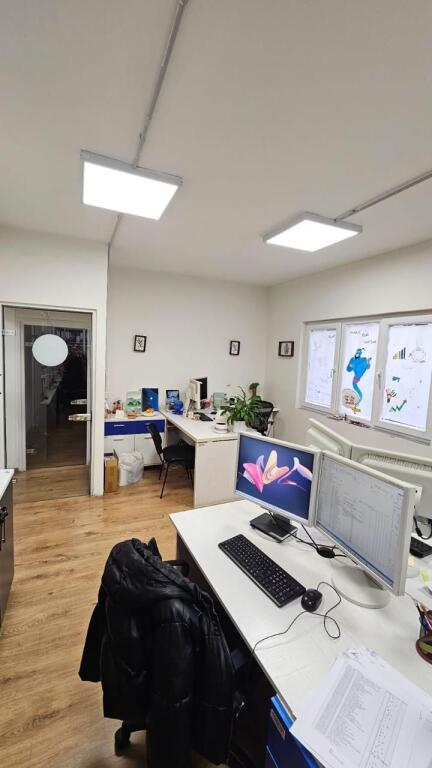 🏢 Ambient Zyre me Qira (Pjesë Vile) – Bllok, te Juvenilja