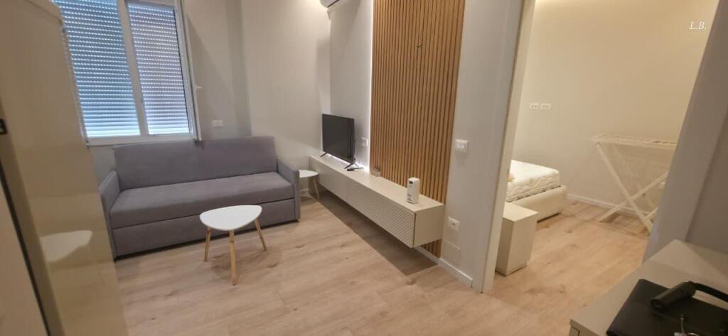 🏡 Apartament 1+1 me Qira – Qendër, Rruga e Dibrës