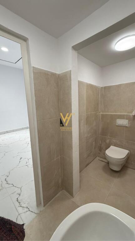 COMMERCIAL SPACE 38 M2 FOR RENT ON MINE PEZA STREET 900 EURO