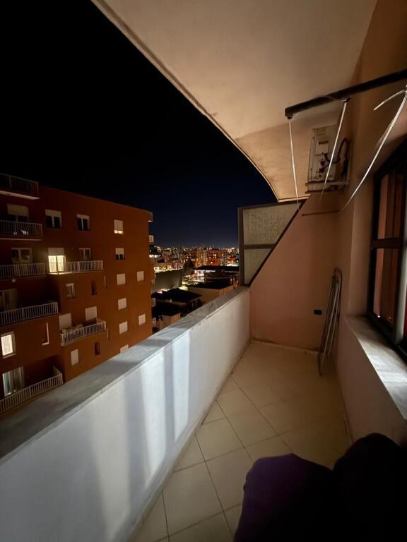 Shitet Apartament 1+1 - 5 Maj (pranë Conad) 