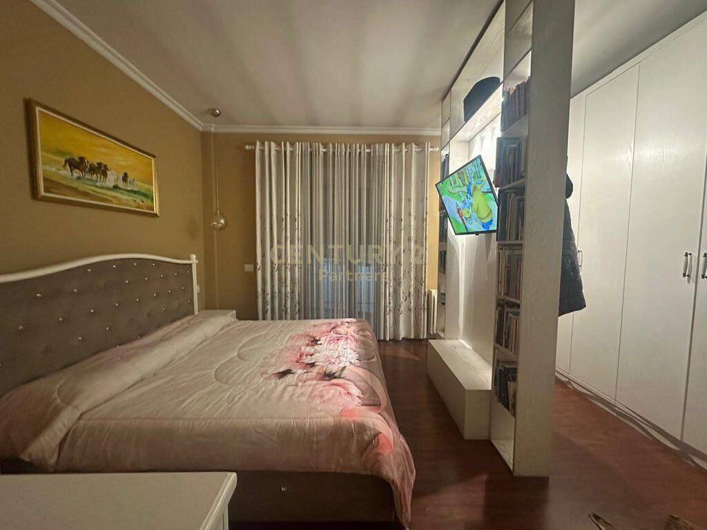 WE SELL A SUPER LUXURY APARTMENT IN THE CASA ITALIA AREA, Tirana 2+1+2+ LAUNDRY +VERANDA
