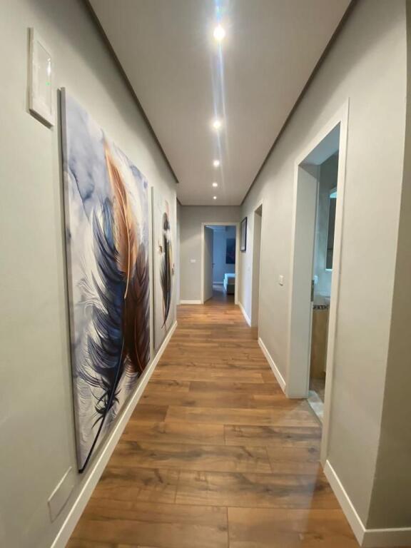 🏡 Apartament 2+1 me Qira – Super Lokacion, Ekspozita “Shqipëria Sot”