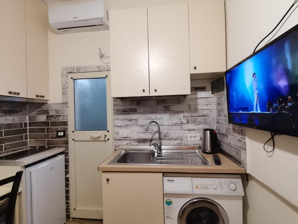 Studio apartment for rent – 5 May Street
