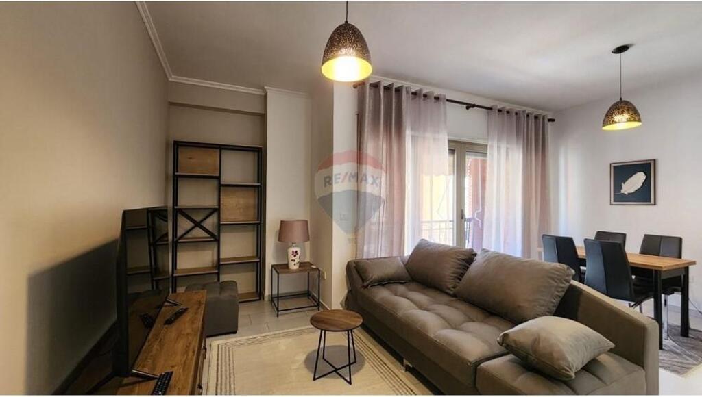 Apartament - Për Qira - Kompleksi Delijorgji, Tiranë