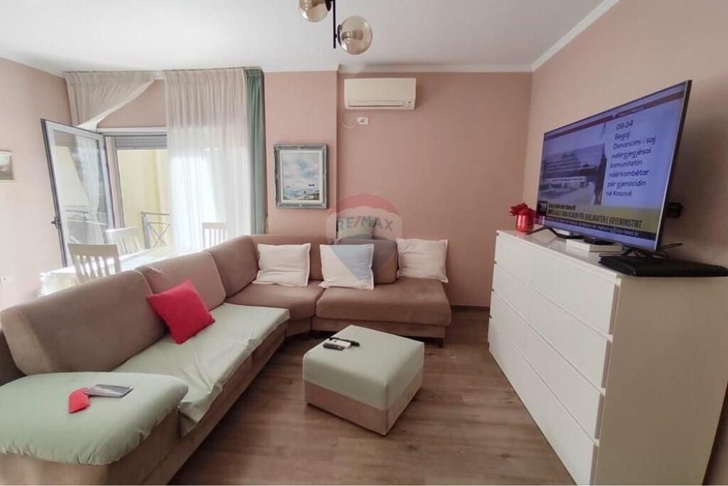Jepet me qira apartament 1+1 Tek Kopshti Zoologjik.