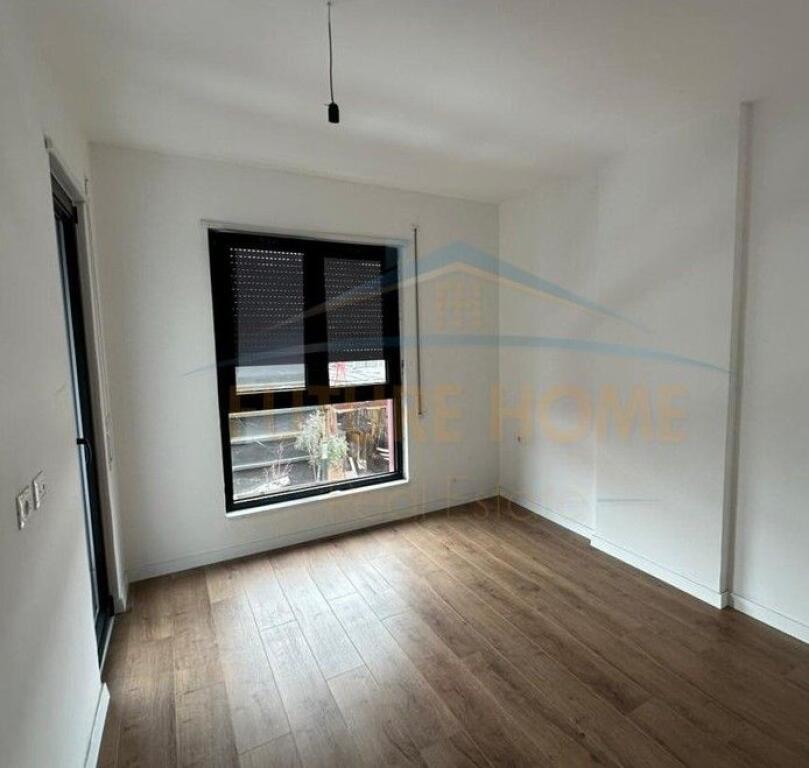 Affitto, Appartamento 2+1+2, Comune di Parigi, Tirana.