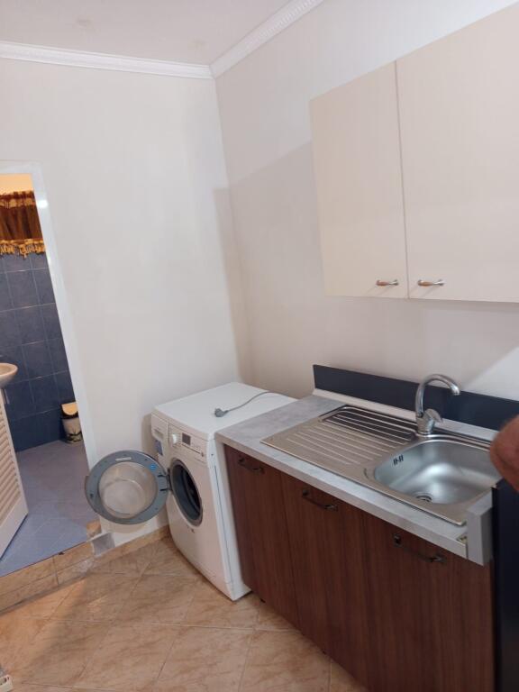 APARTAMENT 1+1. 28000 LEKE.VILAT GJERMANE.