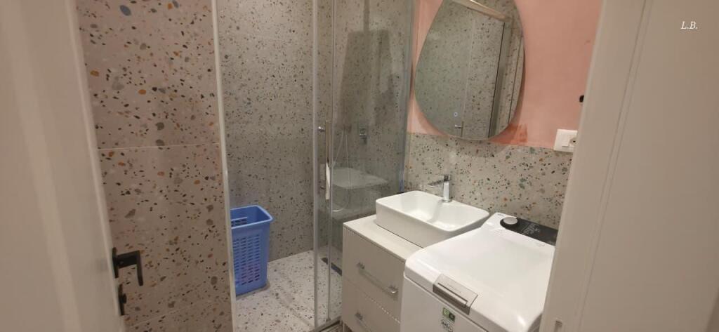 🏡 Apartament 1+1 me Qira – Qendër, Rruga e Dibrës