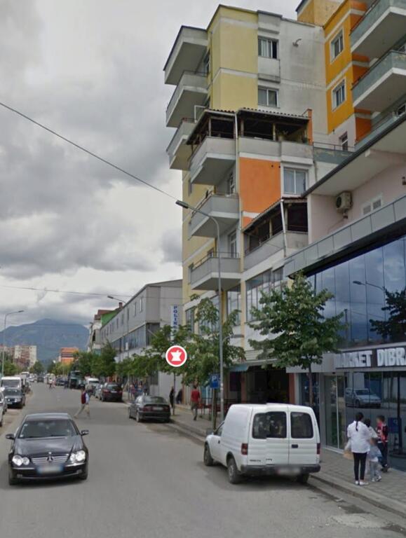 Vendesi commerciale di 497 m² in vendita a Kamez a prezzo d'occasione